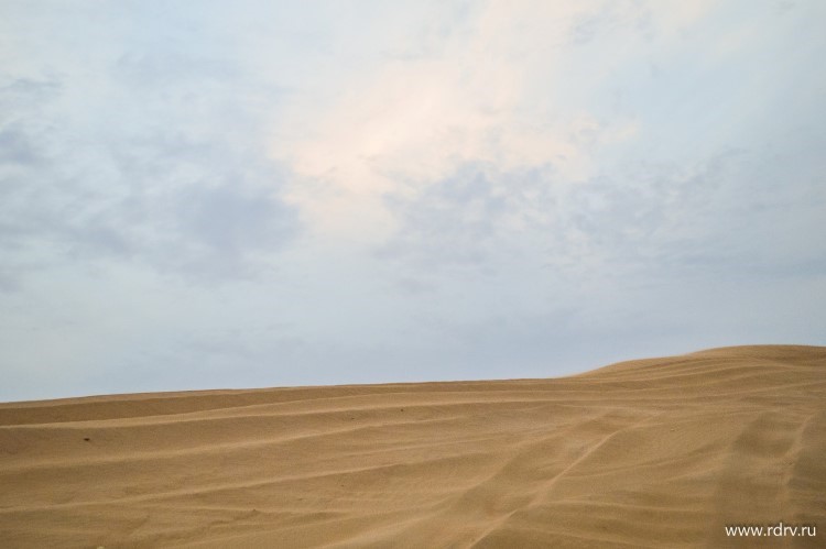 Песчаный бархан в пустыне