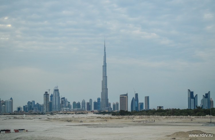 Самое высокое здание в мире видно издалека