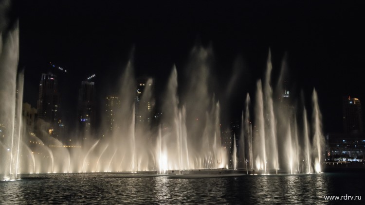 Дубайский танцующий фонтан