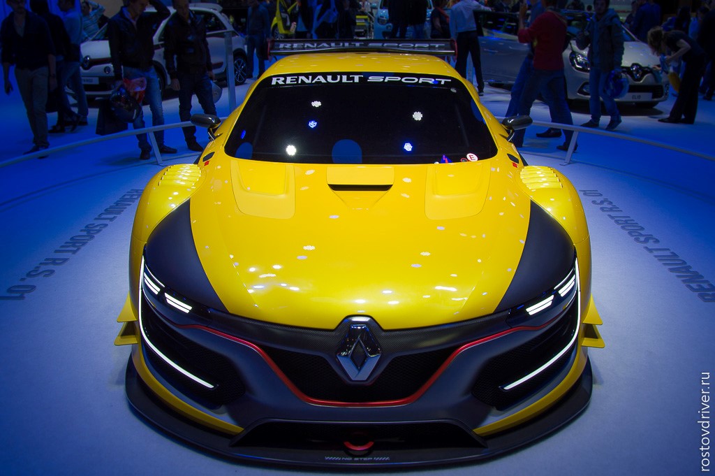 Спортивный автомобиль Renault