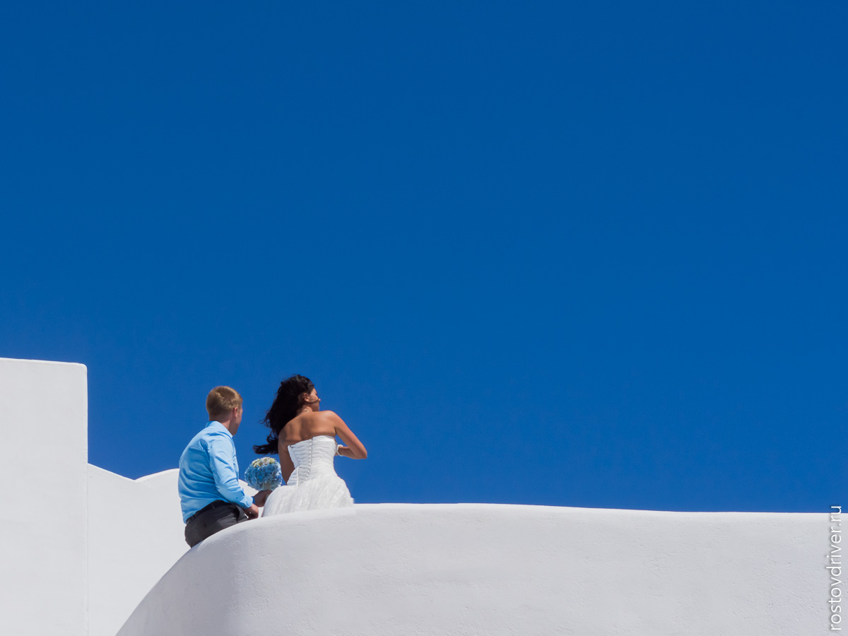 Жених и невеста на Санторини