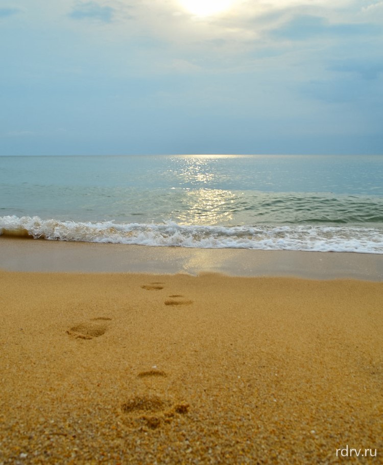 Песок пляжа Май Као
