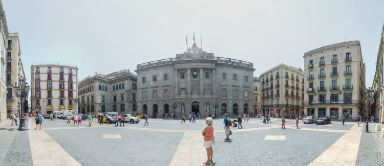 Площадь в Барселоне
