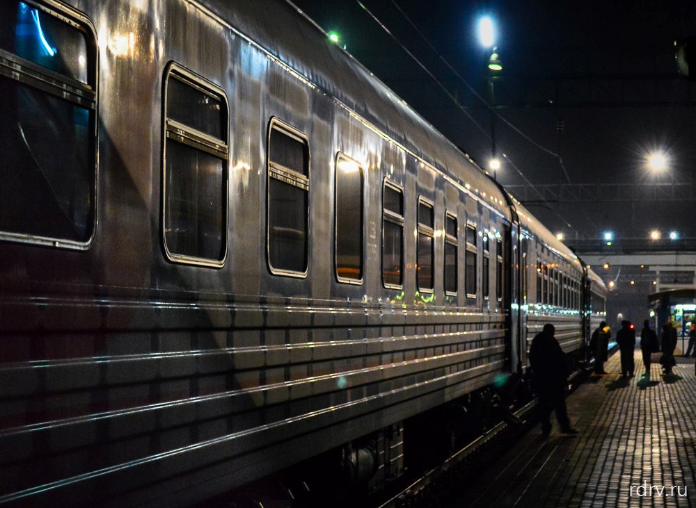 Поезд до Москвы на вокзале Ростова
