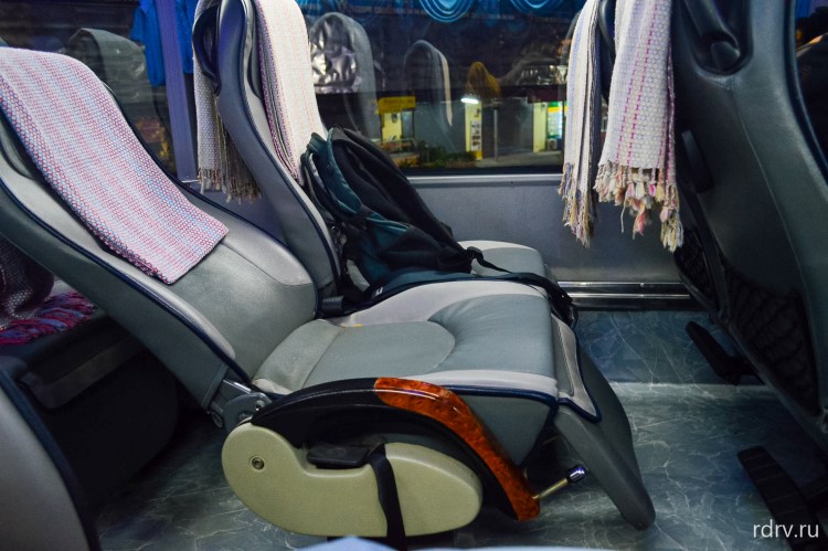 Кресло в тайском автобусе